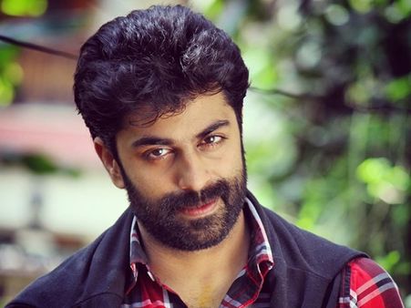 മലയാളത്തില്‍ ഒരു യുവനടന്‍ കൂടി ഗായകനാവുന്നു