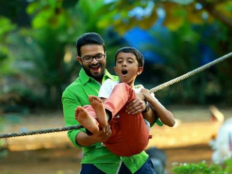 അച്ഛന്റെ കുമ്പസാരം കണ്ട് മകന്റെ കണ്ണ് നിറഞ്ഞു