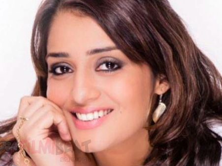 മമ്മൂട്ടിയുടെയും ഫഹദിന്റെയും നായിക മോഹന്‍ലാലിന് വേണ്ടി വീണ്ടും വരുന്നു