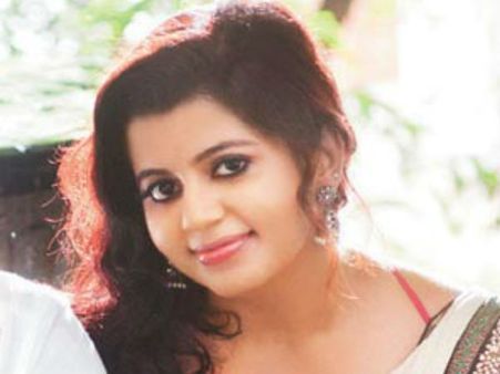 ഇഷ്ടനമ്പറിന് വേണ്ടി 1,20,000 വരെ ലേലം വിളിച്ചു: എന്നിട്ടും പൃഥ്വിയുടെ ഭാര്യയ്ക്ക് കിട്ടിയില്ല!