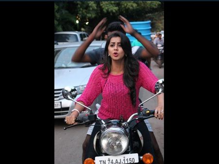 നിക്കി ഇങ്ങനെയൊക്കെ ചെയ്യുമോ?