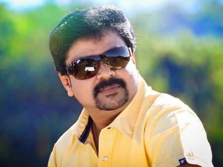 വിവാഹ മോചന ലഹളകള്‍ തീര്‍ന്നു; ദിലീപ് ഫേസ്ബുക്കില്‍ തിരിച്ചുകയറി
