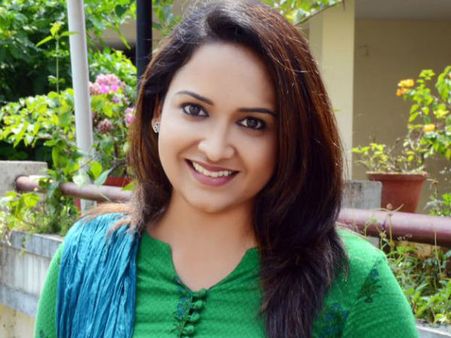 വണ്ണം കുറയ്ക്കാന്‍ നിങ്ങള്‍ക്ക് ആഗ്രഹമുണ്ടോ? എന്നാല്‍ അതിനുള്ള വിദ്യ ലെന പറഞ്ഞു തരും