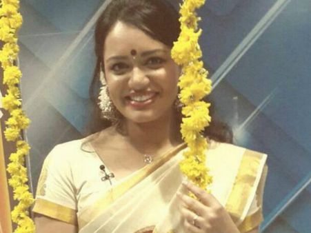 ഒരു കൊച്ച് വിശേഷവുമായി ജോത്സന