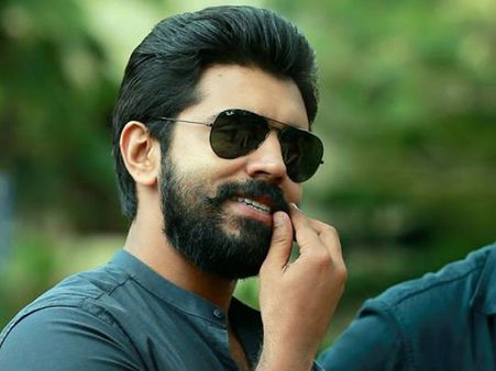നിവിന്‍ ചേട്ടാ.. പിള്ളേരെ വഴി തെറ്റിക്കരുത്‌