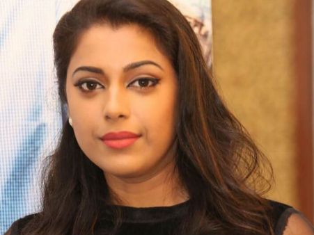 മമ്മൂട്ടി എന്നെ അടിച്ചു, നന്നായി അഭിനയിച്ചില്ലെങ്കില്‍ നായികയെ മാറ്റുമെന്ന് പറഞ്ഞു: ജുവല്‍