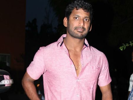 സിനിമ എന്റെ അമ്മയെ പോലെയാണ്, എന്നാല്‍ രാഷ്ട്രീയത്തില്‍ താല്പര്യമില്ല; വിശാല്‍