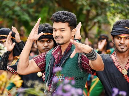 അജിത്തിന്റെ റൊക്കോഡ് തൊടാന്‍ ഷാരൂഖ് ഖാനും ആമീര്‍ ഖാനും കഴിഞ്ഞില്ല; പക്ഷെ വിജയ്ക്ക് സാധിച്ചു