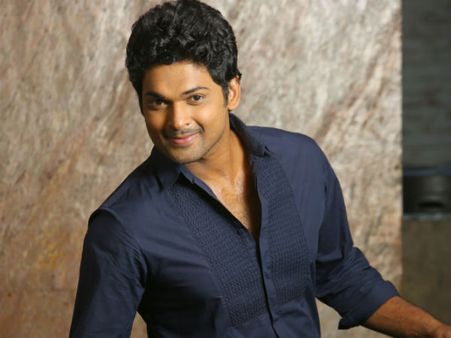 മലയാളം ഉപേക്ഷിച്ച് അജ്മല്‍ അന്യഭാഷകളിലേക്ക് പോകുന്നു, എന്തുക്കൊണ്ട് ?