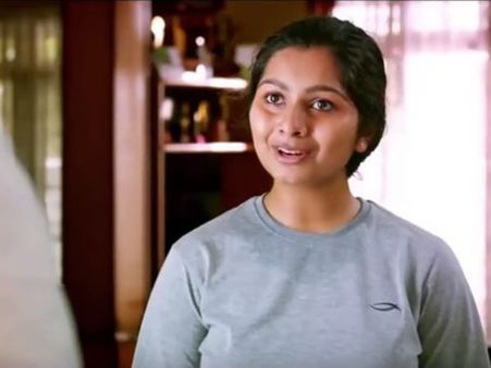 ലോഹത്തിലെ മൈത്രി യഥാര്‍ത്ഥത്തില്‍ മംഗലശ്ശേരി നീലകണ്ഠന്റെ കൊച്ചുമകള്‍