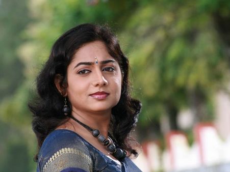 ഒരു നടിയായതുകൊണ്ട് വിവാഹം പോലും മുടങ്ങിപ്പോകുന്നെന്ന് നടി ലക്ഷ്മി ശര്‍മ്മ