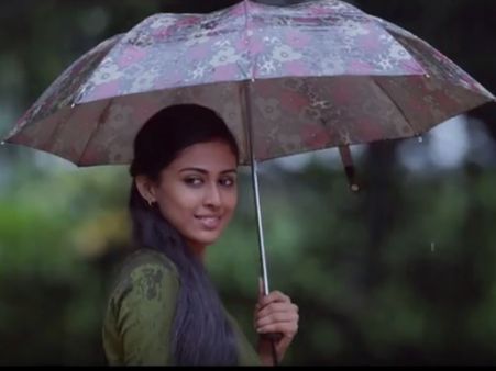 മനസ്സിനെ തൊട്ടുണര്‍ത്തുന്ന ഗാനവുമായി വിജയ് യേശുദാസ് വീണ്ടും, ഹൃദയസ്പര്‍ശിയായ കോഹിനൂര്‍ ഗാനം കാണൂ