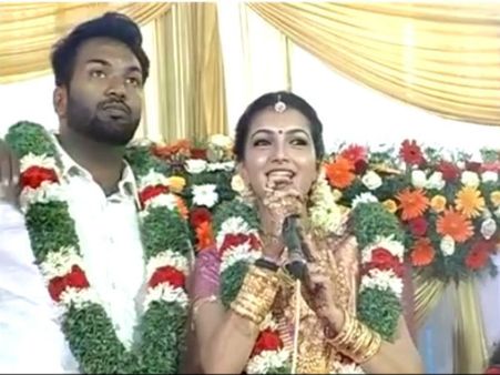 കല്യാണത്തിന് ശരണ്യ പാട്ട് പാടുന്നു; വിവാഹ വീഡിയോ കാണൂ