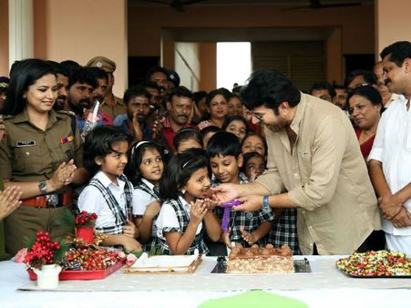 കുരുന്നുകള്‍ക്കൊപ്പം മമ്മൂട്ടിയുടെ പിറന്നാളാഘോഷം