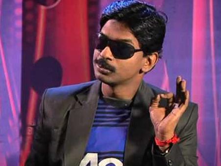 ആ ഓളമൊക്കെ എവിടെ പോയി? സന്തോഷ് പണ്ഡിറ്റിന്‍റെ ഗതികേട് നോക്കണേ