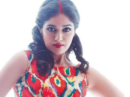 അറിയാത്ത പണിക്ക് പോയി; മേഘ്‌ന രാജ് അടിതെറ്റി വീണു