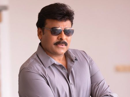 കാത്തിരിപ്പിനൊടുവില്‍ ചിരഞ്ജീവിയുടെ 150ാം ചിത്രവുമായി വിജയ് യുടെ കത്തി റീമേക്ക്