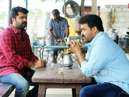 മോഹന്‍ലാല്‍ അനൂപ് മേനോന്റെ ഭാര്യയെ കൊല്ലാന്‍ പോകുന്നു, കാണൂ