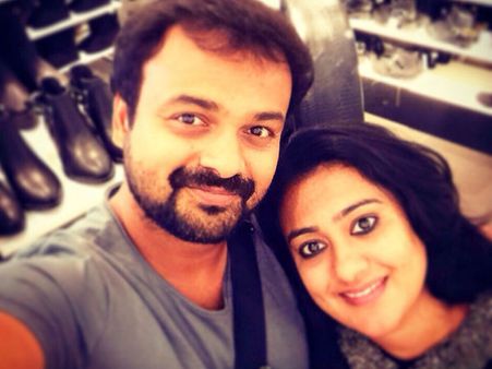 'ഭാര്യയോട് എപ്പോഴും ചേര്‍ന്നിരിയ്ക്കാന്‍ ആഗ്രഹിയ്ക്കുന്നയാളാണ് ഞാന്‍'