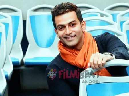 പ്രണയം, ഹീറോയിസം എന്തും വഴങ്ങും പൃഥ്വിരാജിന്