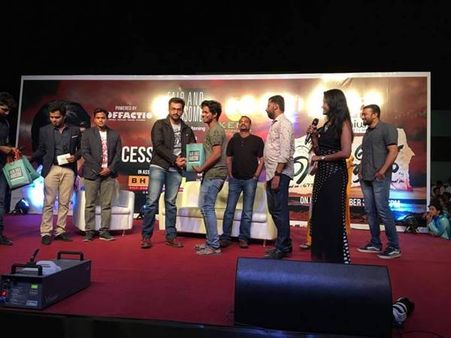 എന്ന് നിന്റെ മൊയ്തീന്റെ വിജയാഘോഷം, പൃഥ്വിരാജും സംഘവും ദുബായില്‍ തകര്‍ക്കുന്നു
