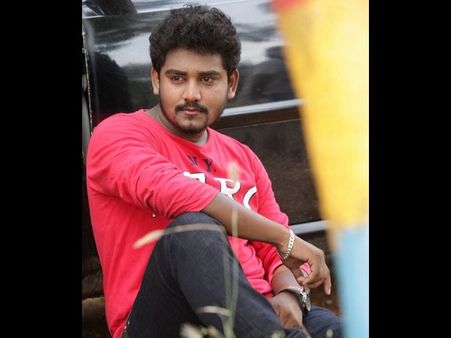 കാമുകിയുടെ വീട്ടില്‍ നിന്നും രക്ഷപ്പെടാന്‍ പൈപ് ലൈന്‍ വഴി ഇറങ്ങിയ നടന്‍ വീണ് മരിച്ചു