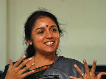 കൊച്ചികാരിയായ രേവതിയ്ക്ക് മലയാളം അറിയില്ലന്നോ?