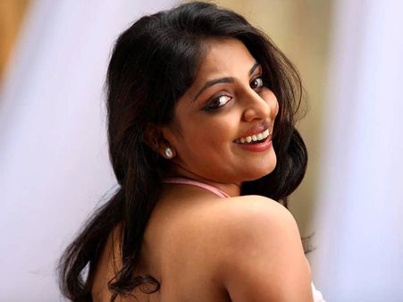 ഇനിയും ഇതുപോലെയുള്ള അവസരങ്ങള്‍ക്കായി കാത്തിരിക്കുന്നു; മൈഥിലി