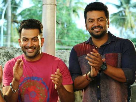 ലൊക്കേഷനില്‍ എന്നേക്കാള്‍ സ്വാതന്ത്ര്യം അനുഭവിക്കുന്നത് ചേട്ടനാണ്; പൃഥ്വിരാജ്