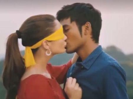 ഒന്നല്ല, രണ്ടല്ല... അതിലേറെ ലിപ് ലോക്കുകളുമായി തങ്കമകനിലെ പാട്ട്; കാണൂ