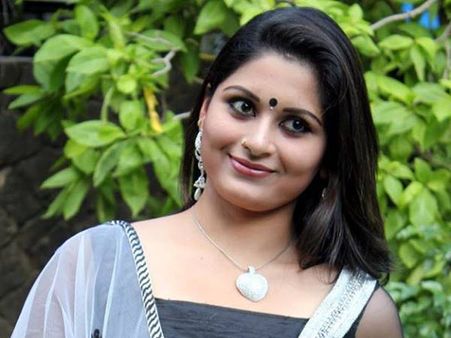 നടി ശ്രുതി ലക്ഷ്മിയ്ക്ക് പുതുവത്സരത്തില്‍ മാംഗല്ല്യം, വരന്‍ ആരാണ്?
