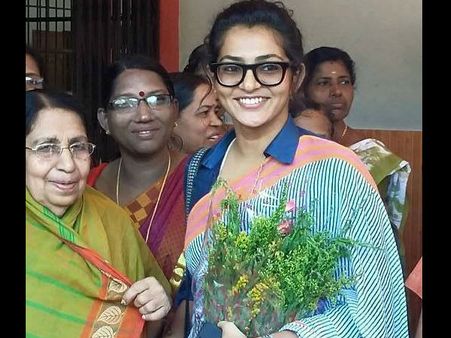 ഒടുവില്‍ പാര്‍വ്വതിയ്‌ക്കൊപ്പം കാഞ്ചനമാല മൊയ്തീന്‍ കണ്ടു, എന്താണ് അഭിപ്രായം