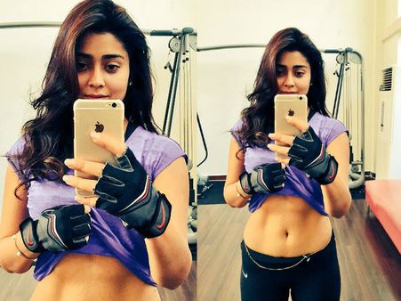 ശ്രിയ ശരണിന്റെ വര്‍ക്കൗട്ട് സെല്‍ഫി വൈറലാകുന്നു