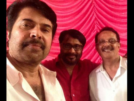സഹോദരങ്ങള്‍ക്കൊപ്പം മമ്മൂട്ടിയുടെ സൂപ്പര്‍ സെല്‍ഫി