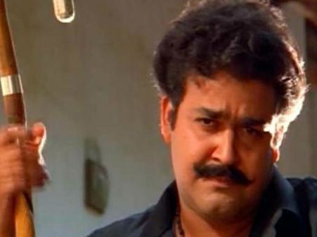 എസ്‌ഐ സോമശേഖരനെ ഇടിച്ച് പൊട്ടകിണറ്റിലിട്ട പ്രതി ആടു തോമ; സ്പടികം ട്രെയിലര്‍ ഇപ്പോഴിറങ്ങിയാല്‍...