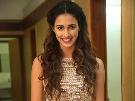 ദിഷ പട്ടാണി ധോണിയുടെ കാമുകിയാകും