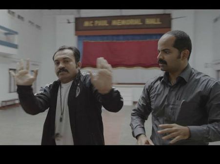 ആ ചില്ലിട്ട സ്‌റ്റെപ്പ് മനപൂര്‍വ്വം വൃത്തികേടാക്കിയതാണ്; പിടി മാഷ് പറയുന്നു