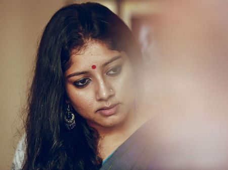 വിവാഹ ജീവിതം ഒരു ബാധ്യതയാണെന്ന് നടി അനു മോള്‍, ലിവിങ് ടുഗെദറോ?