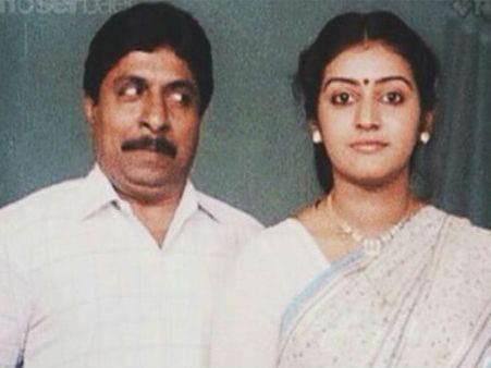 ഹോട്ടലാണെന്ന് കരുതി ബാര്‍ബര്‍ ഷോപ്പില്‍ കയറിയ വൃദ്ധന്റെ കഥയ്ക്ക് പിന്നില്‍: ശ്രീനിവാസന്‍ പറയുന്നു