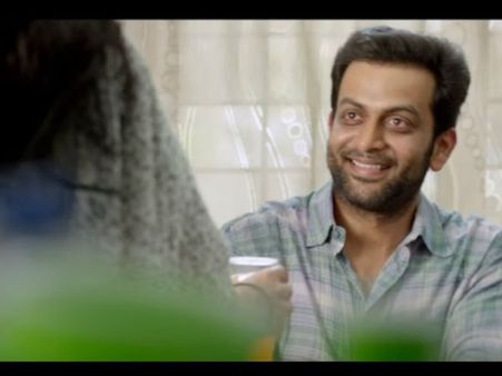 ജയസൂര്യ പൃഥ്വിരാജിനെ നന്നായി പുകഴ്ത്തി പാടിയിട്ടുണ്ടല്ലോ; പാവാടയിലെ ആദ്യ ഗാനം കേട്ടു നോക്കൂ