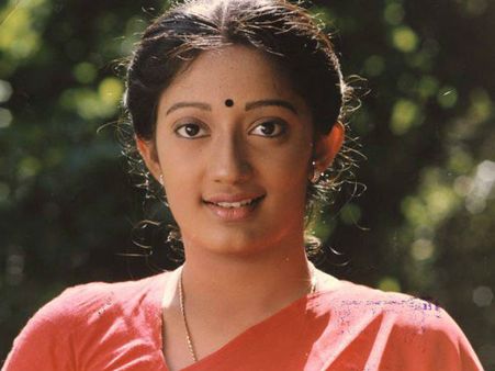 കനകയുടെ ജീവിതം നശിപ്പിച്ചത് അഹങ്കാരിയായ അമ്മ: പ്രമുഖ സിനിമാ നിരൂപകന്‍ പറയുന്നു