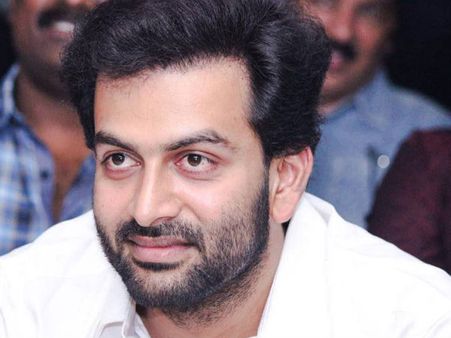 ഇതാണ് പൃഥ്വിരാജ് തരും എന്ന് പറഞ്ഞ സര്‍പ്രൈസ്; കണ്ടു നോക്കൂ