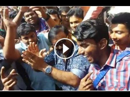 പാവാടയുടെ വിജയം: പൃഥ്വി ഫാന്‍സിനൊപ്പം ഡാന്‍സ് ചെയ്ത് മണിയന്‍പിള്ള രാജുവിന്റെ ആഘോഷം