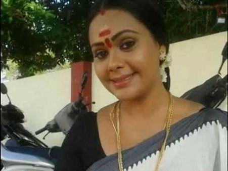 എനിക്ക് എന്റെ മോനേ വളര്‍ത്തണം, അതുക്കൊണ്ട് അഭിനയത്തിലേക്ക് തിരിച്ചു വന്നേ പറ്റു