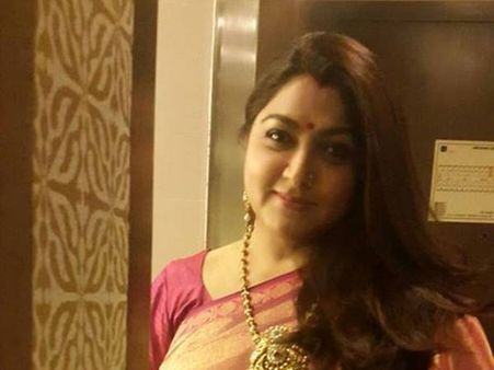 ആ താര തിളക്കം ഇന്നും കണ്ടില്ലേ, ഖുശ്ബുവിന്റെ പുതിയ ഫോട്ടോസ് കാണൂ..