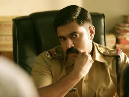 നിവിന്‍ പിന്നെയും മീശ പിരിച്ചു, ഇത് കലക്കും; ട്രെയിലര്‍ കാണൂ