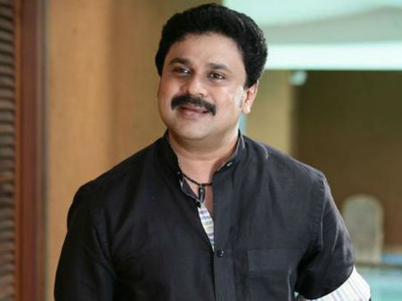 ദിലീപിനെ അങ്കിളേ എന്ന് വിളിച്ച, ഇന്ന് മലയാള സിനിമയില്‍ നിറഞ്ഞു നില്‍ക്കുന്ന ആ രണ്ട് നായികമാര്‍