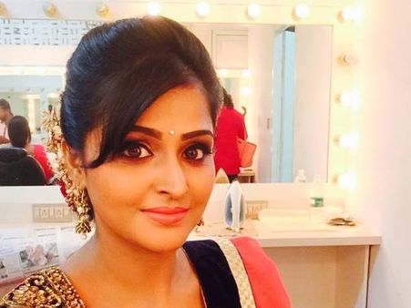 വിദേശത്ത് നിന്ന് നല്ല ആലോചനകള്‍ വരുന്നുണ്ട്, പക്ഷേ ഇപ്പോള്‍ വിവാഹം വേണ്ട!!