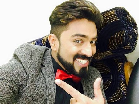 പേളി മാണി ഒരു വല്ലാത്ത സംഭവം തന്നെ, കാണുന്നവരെയും പോകുന്നവരെയും വെറുതെ വിടില്ല!!