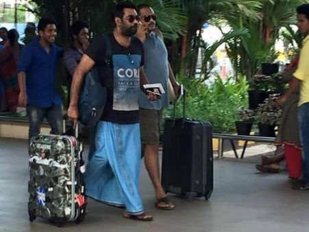 ലുങ്കിയില്‍ മരണമാസ് ലുക്കില്‍ ബിജു മേനോന്‍; ഫോട്ടോ വൈറലാകുന്നു